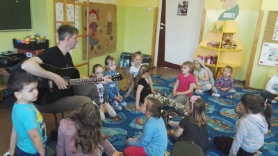 2019 LEKCJA MUZYKI W PRZEDSZKOLU_6